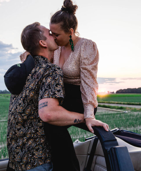 2023-06-paarfotos-Sonnenuntergang-Cabrio-Aylin-Martinovic-37